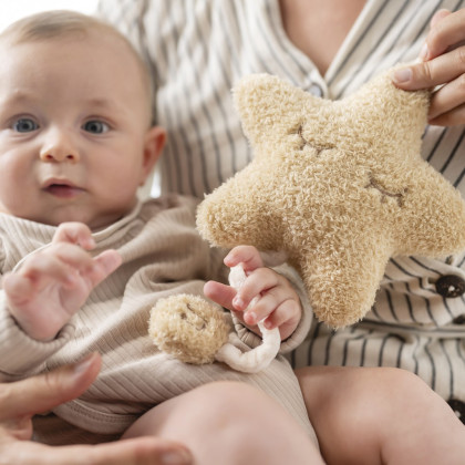 Hračka hudební Teddy hvězdička Nattou 25 cm, 0 m+