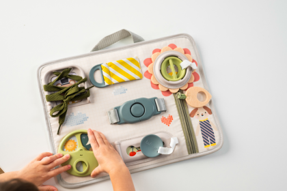 Hrací pult s aktivitami Taf Toys