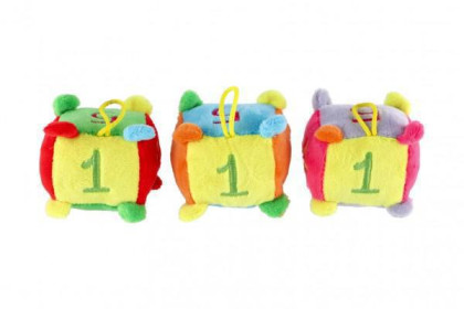 Kostka chrastítko plyš