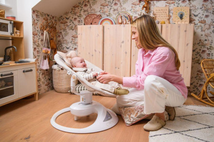 Elektrické houpátko Pearl MoMi