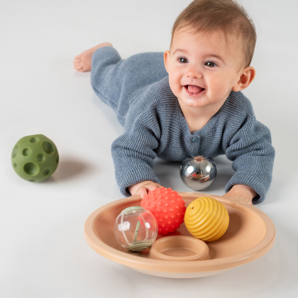 Mísa s míčky pro hru na bříšku Taf Toys