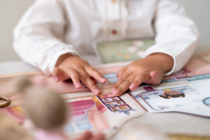 Knížka se samolepkami Dům Rosa Little Dutch
