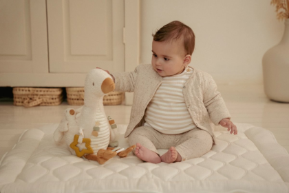 Husa plyšová s aktivitami Newborn Naturals Little Dutch