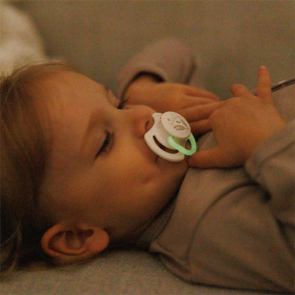 Dudlíky silikonové symetrické 18 m+, 2 ks BabyOno