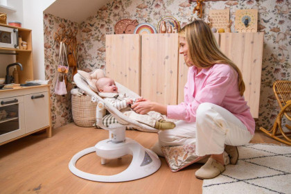 Elektrické houpátko Pearl MoMi