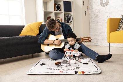 Hrací deka s hrazdou čtvercová Gymini Tiny Rockers Tiny Love