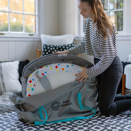 Postýlka s ohrádkou na hraní a klavírem 3 v 1 Kick & Snooze™ 0 m+ Baby Einstein