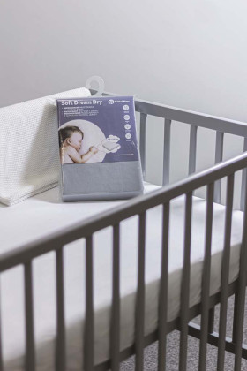 Napínací prostěradlo nepromokavé Soft Dream Dry 120 x 60 cm Petite&Mars