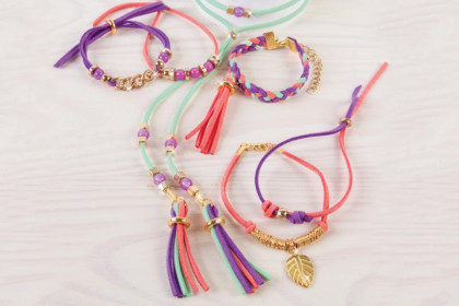 Náramky a náhrdelník, zlatá edice