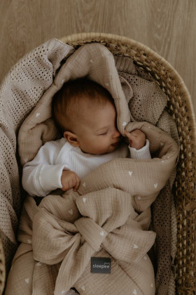 Mušelínová zavinovačka Love béžová se srdíčky Sleepee