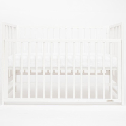 Dětská postýlka New Baby BASIC se stahovací bočnicí bílá