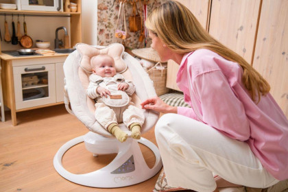 Elektrické houpátko Pearl MoMi