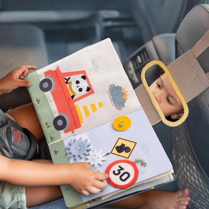 Knížka s aktivitami do auta Busy Book Taf Toys