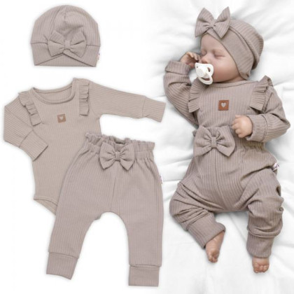 Žebrovaná rostoucí souprava 3D Baby Girl Taupe