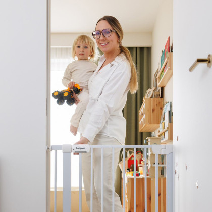 Bezpečnostní zábrana na schody a dveře 75–96 cm, dětská i pro psy, bez vrtání Babyono