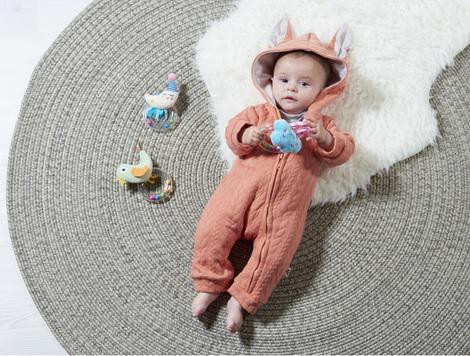 Chrastítko s kroužkem 0 m + Taf Toys MĚSÍČEK