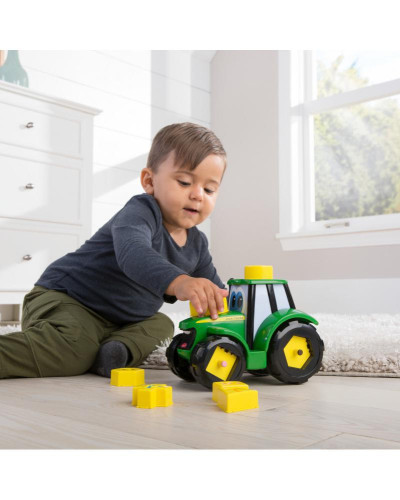 Traktor Johny s čísly John Deere