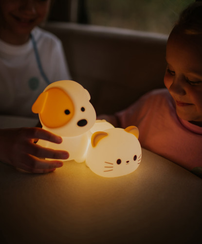 LED silikonová noční lampička Rgb se zvukem - odpočívající pejsek Mary's
