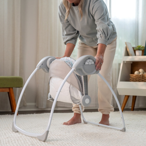 Houpačka konvertibilní cestovní s melodií Endless Blooms™ 0 m+ do 9 kg Ingenuity