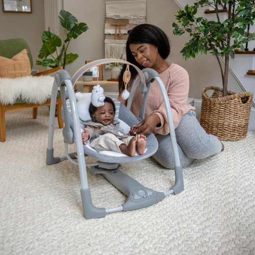 Houpačka konvertibilní cestovní s melodií Bella Teddy™ 0 m+ do 9 kg Ingenuity