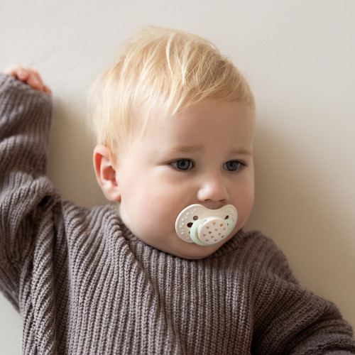 Dudlík svítící silikonový dynamický 2 ks Teddy Love 0 - 6 m Lovi