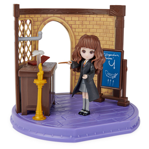 Harry Potter učebna kouzel s figurkou Hermiony