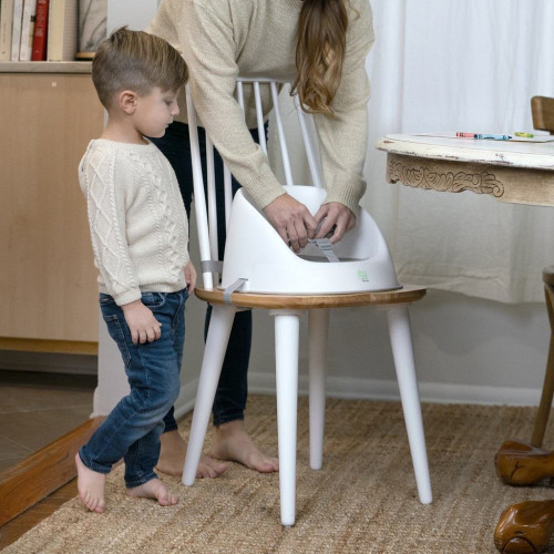 Podsedák na jídelní židli Ity Simplicity Seat Easy Clean Booster do 15 kg Ingenuity