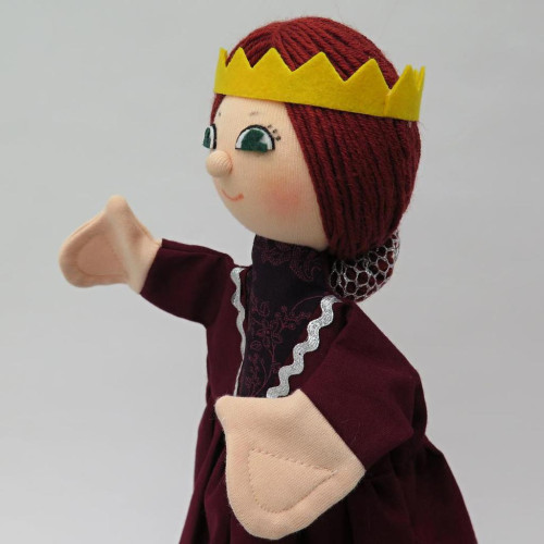 Maňásek královna Isabel 28 cm