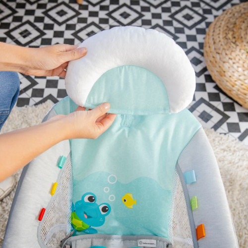 Lehátko hudební vibrační se světly Kick to It Neptune do 9 kg Baby Einstein