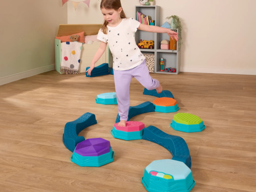 Překážková dráha se stupínky hudební Balance & Groove B-Toys