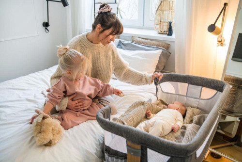 Postýlka Smart bed 4v1 MoMi