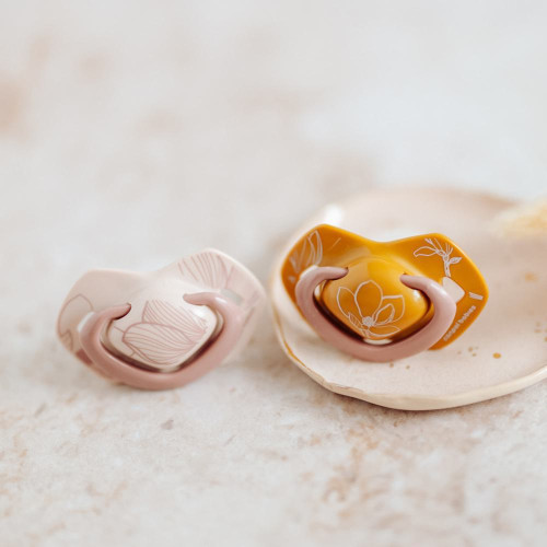 Dudlík silikonový symetrický Light touch Gold Canpol babies 2 ks