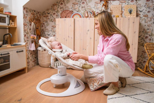 Elektrické houpátko Pearl MoMi