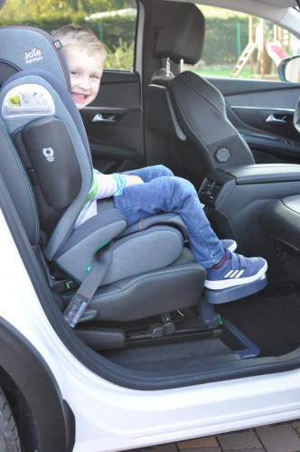 Podnožka k autosedačce univerzální KneeGuardKids 4