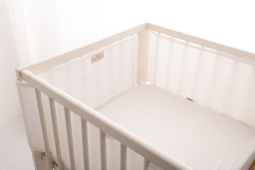 Mušelínový mantinel do postýlky Bump Air 180 x 30 cm Babymatex