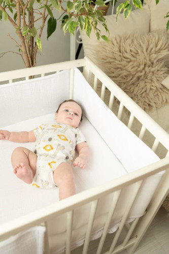 Mušelínový mantinel do postýlky Bump Air 180 x 30 cm Babymatex