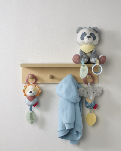 Hračka závěsná aktivní Bandana Buddies Panda Skip Hop