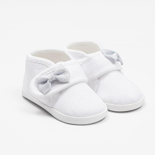 Kojenecké capáčky s mašličkou New Baby bílá