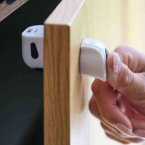 Magnetické uzávěry skříněk 8 ks + 2 klíče White