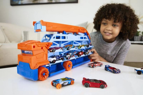 Tahač s vysokou dráhou Hot Wheels™