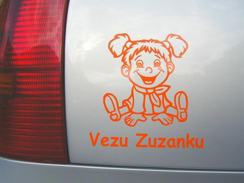 Nálepka na auto - "dítě v autě" se jménem a obrázkem dle vlastního výběru