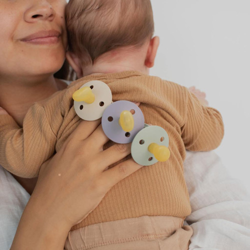 Colour symetrické dudlíky z přírodního kaučuku 2 ks 0 - 6 m Bibs