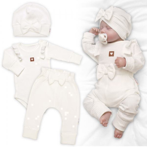 Žebrovaná rostoucí souprava 3D Baby Girl Smetanová
