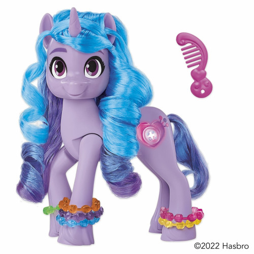 Izzy vidí jiskru My Little Pony