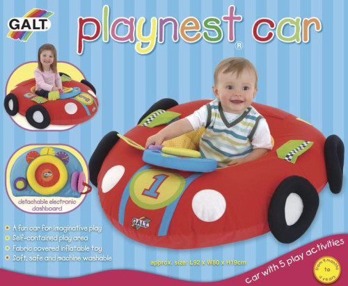 Auto plné her