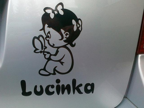 Nálepka na auto - "dítě v autě" se jménem a obrázkem dle vlastního výběru