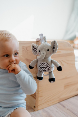 Natahovací hrací strojek plyš 30 cm závěs na postýlku/kočárek Babyted