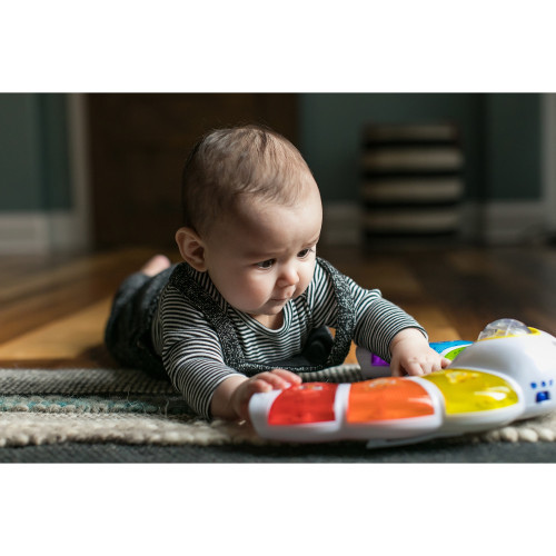 Aktivní svítící panel Glow & Discover Light Bar™ BABY EINSTEIN 3 m+