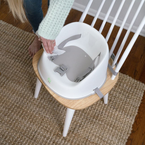 Podsedák na jídelní židli Ity Simplicity Seat Easy Clean Booster do 15 kg Ingenuity