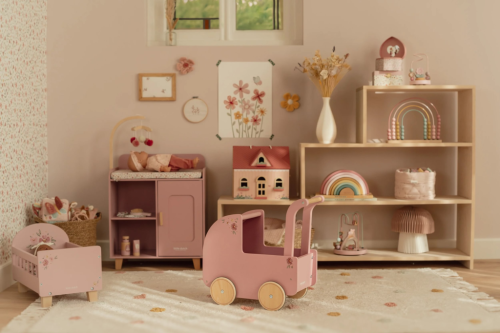 Kočárek pro panenky dřevěný s peřinkou Pink Little Dutch